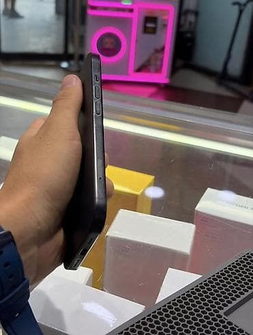 aiphone 11: IPhone 15 - Корпус: плоские грани, цвет – чёрный; задняя панель из — 4