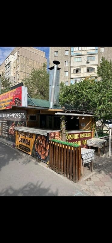 кафе на иссык куле: 12 мкр Продаётся готовый бизнес кафе Площадь: 130м2 С ремонтом С — 2