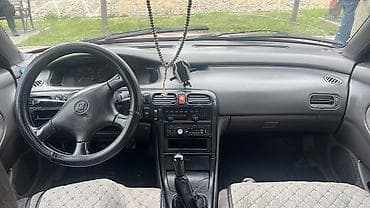 Mazda 626: 1993 г., Ручные, Седан