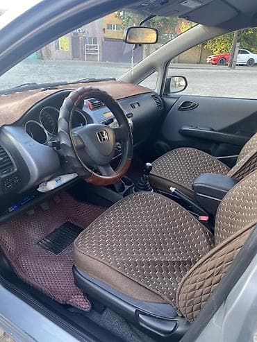 Продажа авто: Honda Jazz: 2003 г., 1.3 л, Механика, Бензин, Хэтчбэк — 4