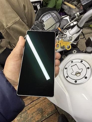 телефонные платы: Samsung Galaxy S25 Ultra, Б/у, 256 ГБ, цвет - Серебристый, 2 SIM — 8