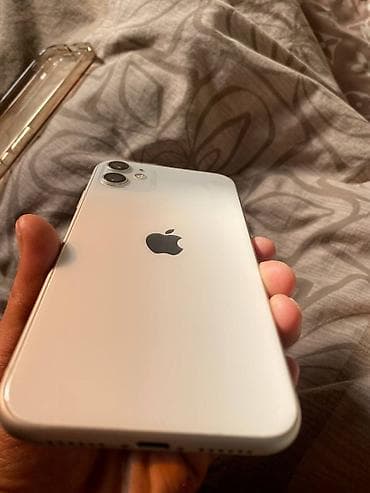 Apple iPhone: IPhone 11, Белый, Чехол, 74 % — 3