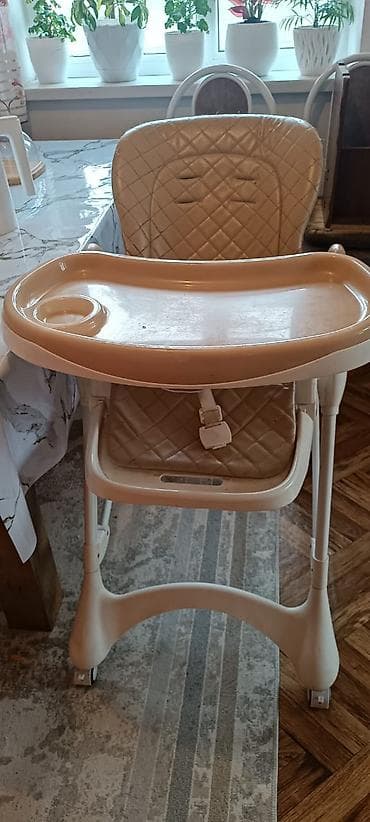 Детский стульчик для кормления. Основные характеристики: - Цвет