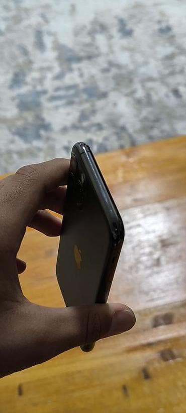 телефон айфон 1: IPhone 11 Pro, Б/у, 256 ГБ, Space Gray, Зарядное устройство, 88 % — 3