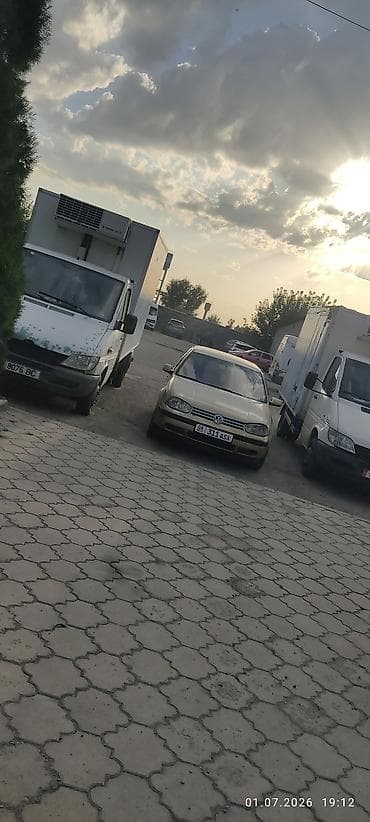 Продажа авто: Volkswagen Golf: 2002 г., 1.4 л, Механика, Бензин, Хэтчбэк — 1