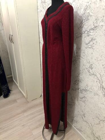 вечерний костюм: Вечернее платье длинное . Ткань тянется . Размер 48-50 . Цена 1500 — 2