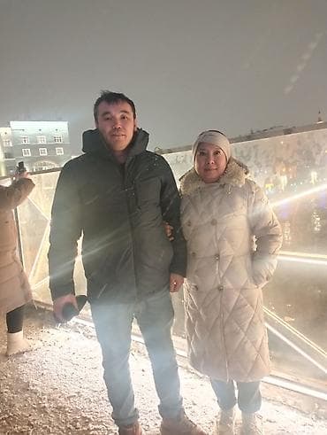 Снимем квартиру.Нас 4 человек.Семейная пара с дочкой и девушка