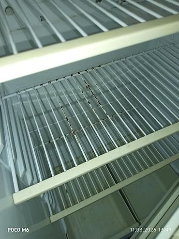 Холодильники: Двухкамерный холодильник с верхней морозильной камерой. Особенности — 4