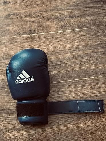 перчатки без пальцев: Боксерские перчатки Adidas, цвет темно‑синий/черный. - Классическая — 7
