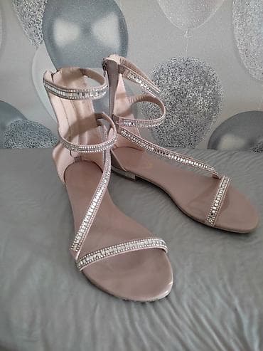 pull and beer: Продаются босоножки
37 размер Очень удобные
Одевали пару раз — 1