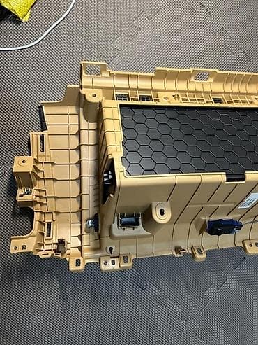 Панели, обшивки: Бардачок (перчаточный ящик) для автомобиля, бежевый/песочный цвет — 7