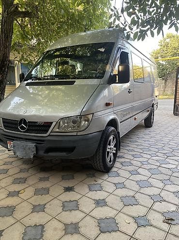 мотоблок токмок: Mercedes-Benz Спринтер: 2004 г., 2.2 л, Кол менен иштөөчү, Дизель, Бус — 2