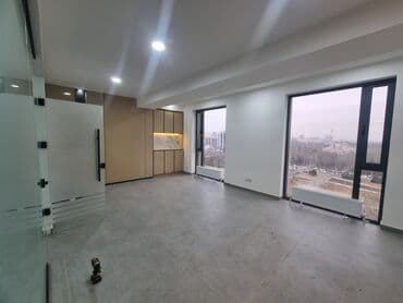 Сдаю Офис, 95 м², В бизнес центре, 1 линия, С системой безопасности