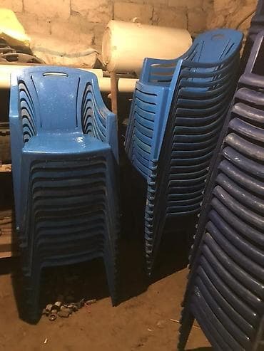 Кровати: Стулья пластиковые б/у 
для сада — 3