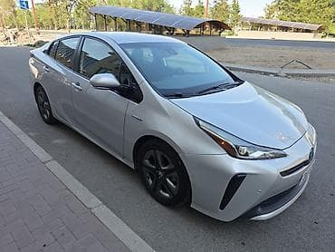 byd e2 2019: Toyota Prius: 2019 г., 1.8 л, Вариатор, Гибрид, Хэтчбэк — 2
