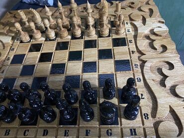 теннисные ракетки настольные: Деревянные нарды с ручной резьбой по дереву. На внутренней стороне — 1