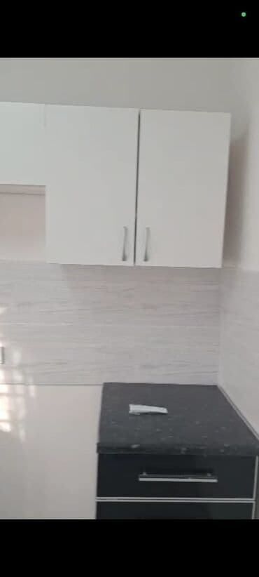 сдаю квартиру 8 микрорайон: 2 комнаты, 44 м², 104 серия, 1 этаж — 6