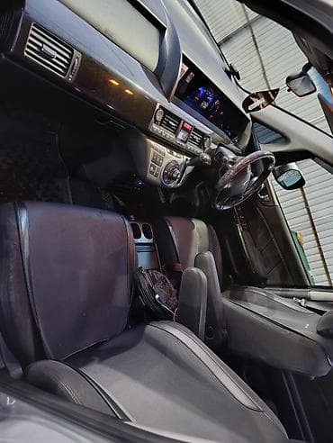 тайотта естима: Honda Elysion: 2010 г., 3 л, Автомат, Газ, Минивэн — 4