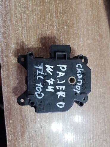 Mitsubishi Pajero 3 актуатор печки, Митсубиси Паджеро W74