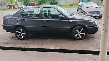 11 r20: Volkswagen Vento: 1993 г., 1.8 л, Ручные, Бензин, Седан — 1