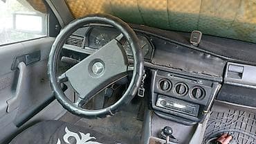 sprinter delfin: Mercedes-Benz 190: 1986 г., Седан — 8