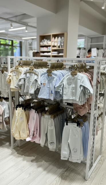 Кронштейн Для одежды, Материал: Металл, Лофт, Б/у at lalafo.kg Кронштейн Для одежды, Материал: Металл, Лофт, Б/у