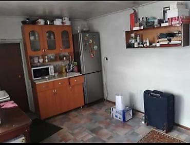 Продажа полдома: Продается полдома в маевке(до трассы 2 минуты) 4 сотки. Имеется две — 9