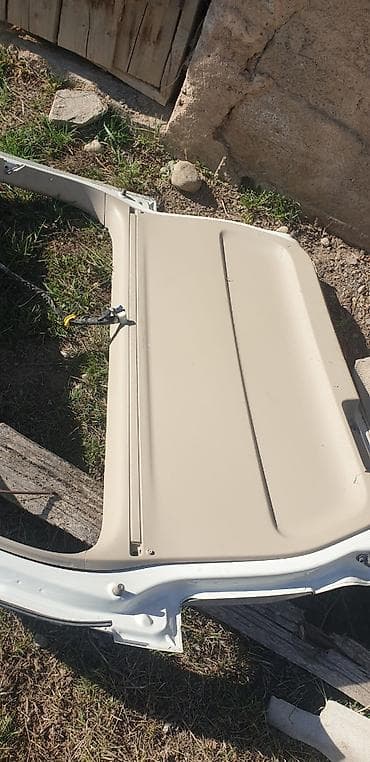 subaru libero: Крышка багажника Toyota, Оригинал — 3