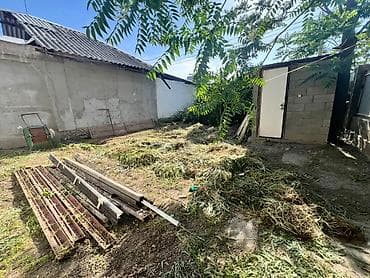бишкек үй: 🏡 Продаётся 3-комнатный дом с участком 2,7 соток 📍 Первая линия — ул — 3