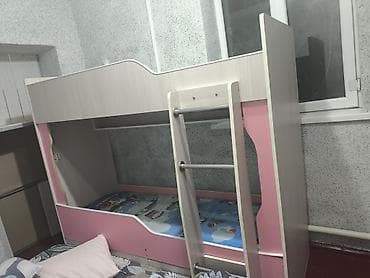 Двухъярусная детская кровать, Б/у, ЛДСП, цвет - Розовый