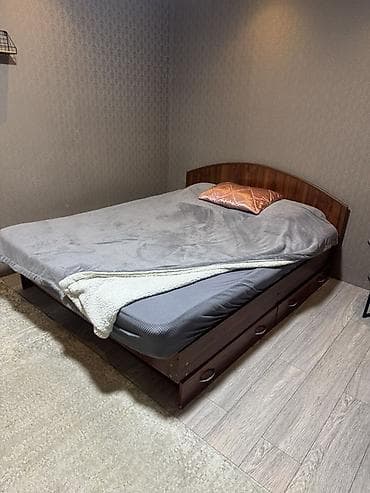 бушный спалный: Продаю б/у спальный гарнитур в хорошем состоянии кровать без матраса — 2