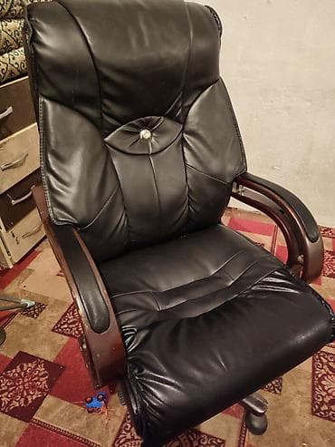 aol kg: Офисное кресло, Б/у, С колесиками, цвет - Черный, Самовывоз, Бесплатная доставка, Платная доставка — 1