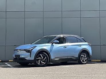 Tesla: Neta u Электрический кроссовер (голубой металлик с чёрной крышей) — 1