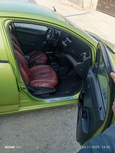 бу авто в кредит без первоначального взноса рядом просп. жибек жолу, бишкек: Chevrolet Spark: 2012 г., 1 л, Автомат, Бензиновая, Хэтчбэк — 19