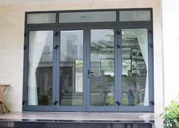 Пластиковые окна под дерево Настоящие деревянные окна хоть и красиво