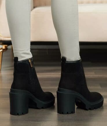 Новые демисезонные ботильоны Размер 38 На неширокую ногу Без at lalafo.kg Новые демисезонные ботильоны Размер 38 На неширокую ногу Без