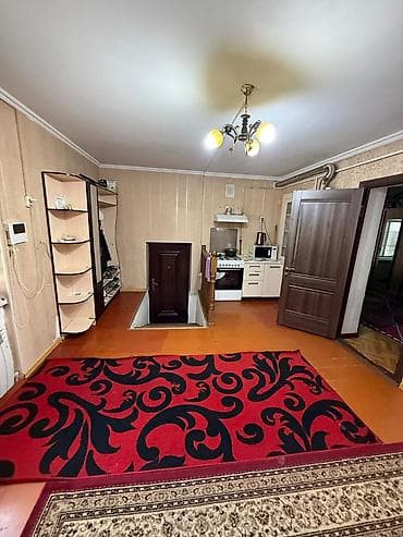 с большим участком: Продается частный дом с участком 8,5 соток. Основные характеристики — 10