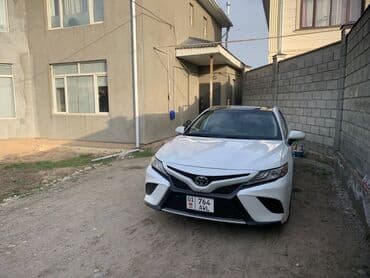 продаю связи с переездом: Toyota Camry: 2019 г., Седан — 4
