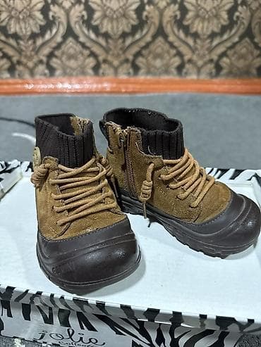 Две пары детской обуви: 1) Ботинки GBMINI - Цвет: коричневый с