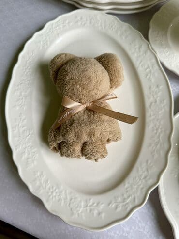 Идиш-аяк: Набор столовой и чайной посуды из белого фарфора с рельефным цветочным — 2