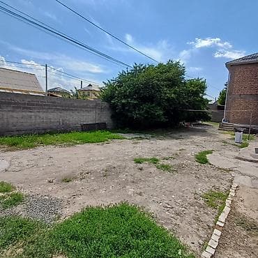 1 bedroom: Продаётся двухэтажный кирпичный дом с приусадебным участком. Общая — 4