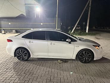 Транспорт: Toyota Corolla: 2020 г., 1.8 л, Гибрид, Седан — 3