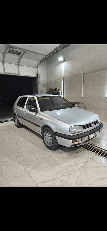 transporter multivan: Volkswagen Golf: 1993 г., 2 л, Автомат, Бензин, Хэтчбэк — 1