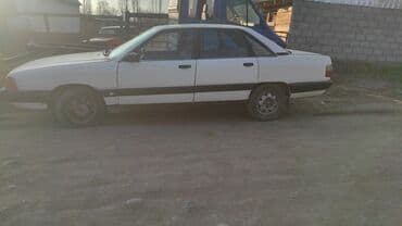 Audi 100: 1988 г., 1.8 л, Механика, Бензин, Седан