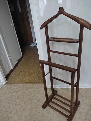 отдам вещи: Вешалка для одежды, приятный и нужный подарок мужчине — 1