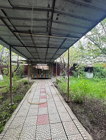 продаю гараж бишкек: Продаю 2-эт.Дом 1линия по ул.Садырбаева выше магистрале угловой можно — 4