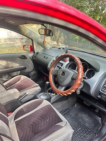 Honda Fit: 2002 г., 1.3 л, Автомат, Бензин, Хэтчбэк — 2