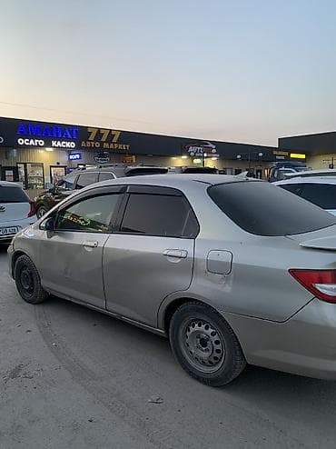 fit 2004: Honda Fit Aria: 2003 г., 1.5 л, Вариатор, Бензин, Седан — 7