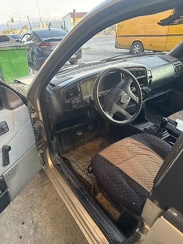 мерседес запчасти бишкек: Volkswagen Passat: 1991 г., 1.8 л, Кол менен иштөөчү, Бензин, Седан — 1