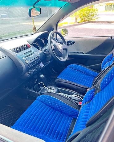 Продажа авто: Honda Fit: 2003 г., 1.3 л, Вариатор, Бензин, Хэтчбэк — 7